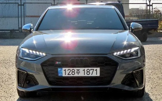 그랑콜레오스E테크 중고차 S4 (B9) 3.0 TFSI 콰트로 매물 사진 5 - 2022/03 53,331km
